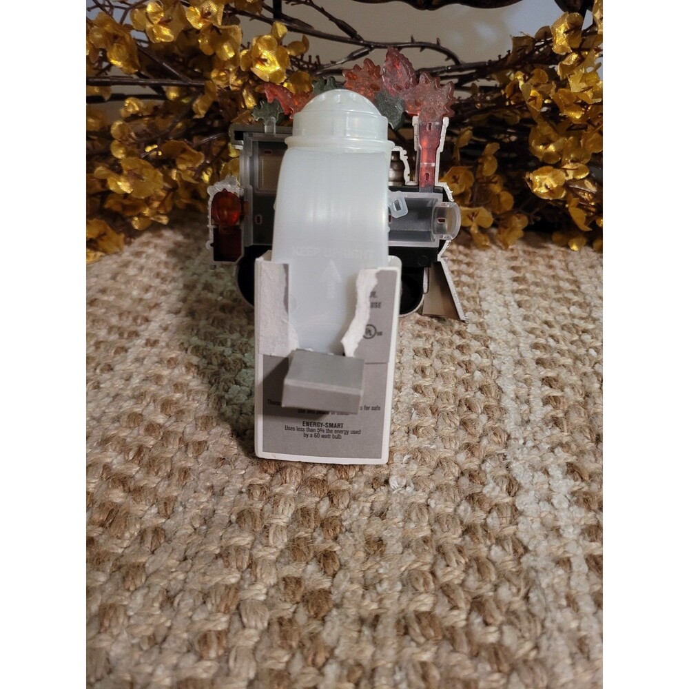 Autumn Express - Bath and Body Works Wallflower Plug - Picture 3 of 3